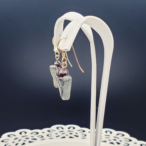 Nwot Marbled Stone and Beaded Dangle Drop Earrings - Picture 2 of 4